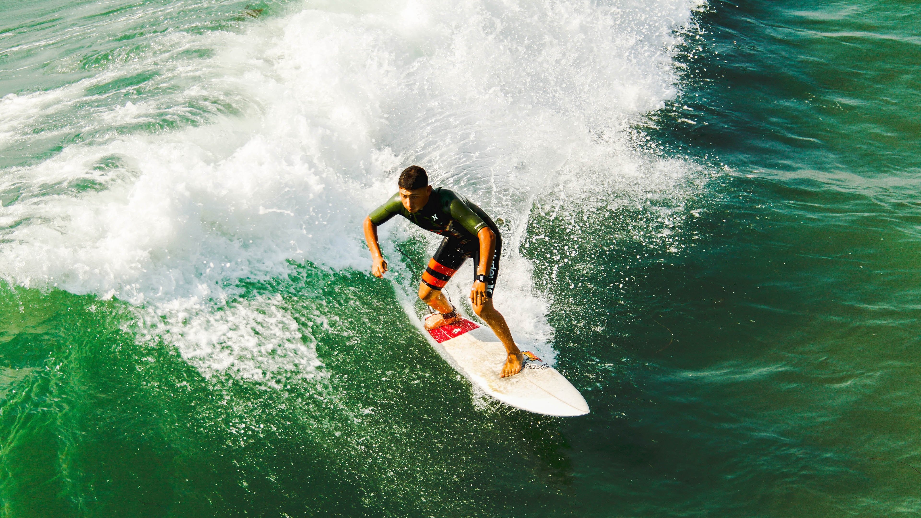 爱游戏官方网站-比赛中球员的身体素质成为决定因素，足球运动员 篮球运动员 身体素质